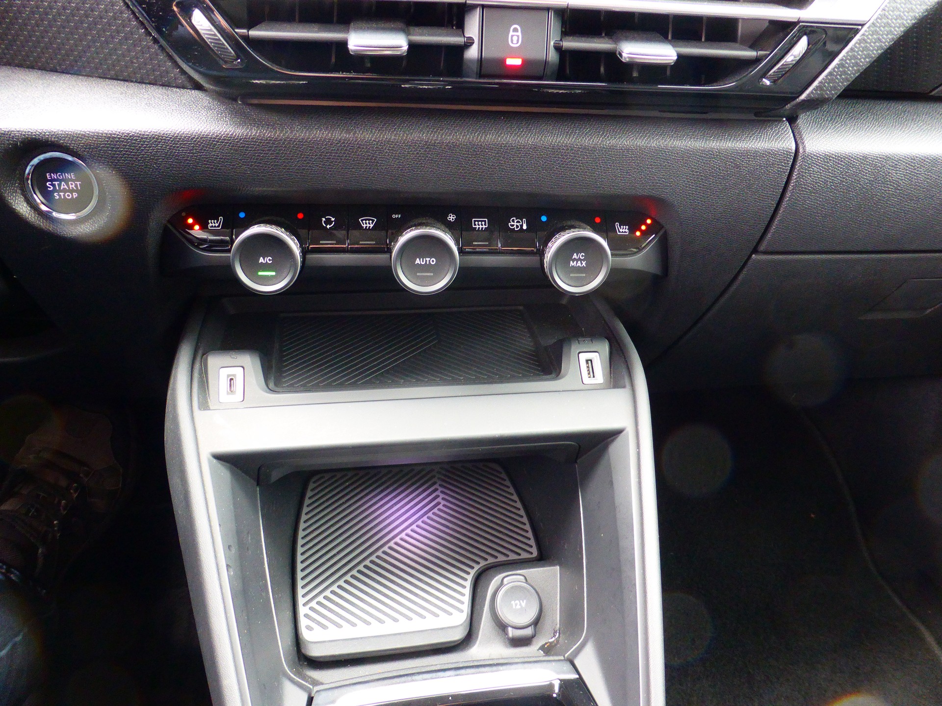 CITROEN C4 1.2 Pure Tech Shine EAT8-image-10