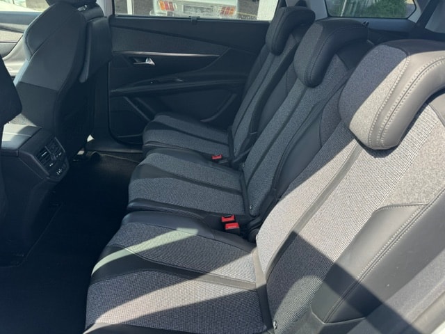 PEUGEOT 5008 1.2 Pure Tech Allure-image-5