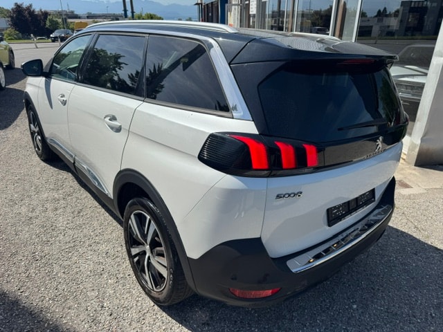 PEUGEOT 5008 1.2 Pure Tech Allure-image-3