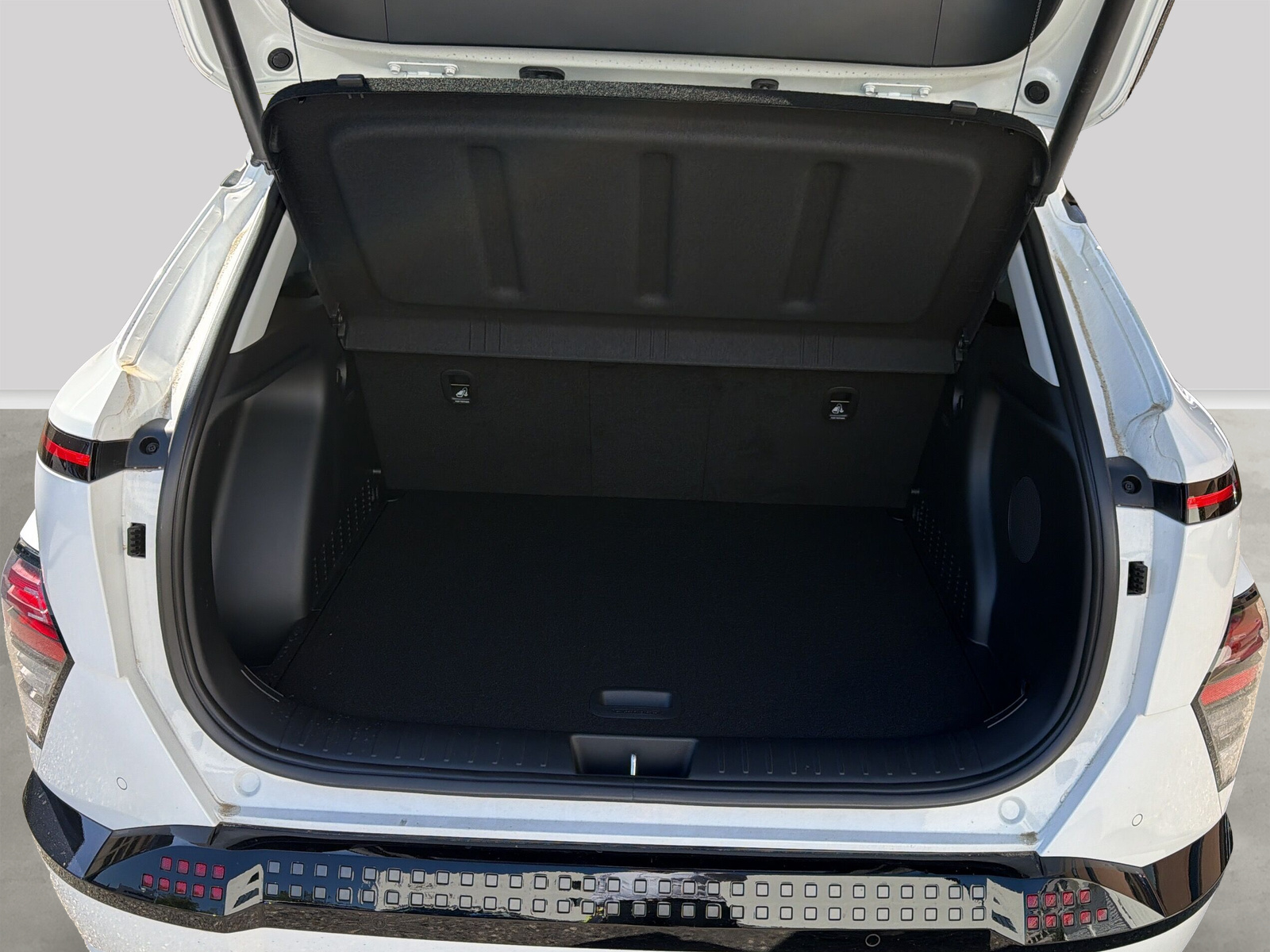 HYUNDAI Kona EV 65.4 kWh Vertex-image-13