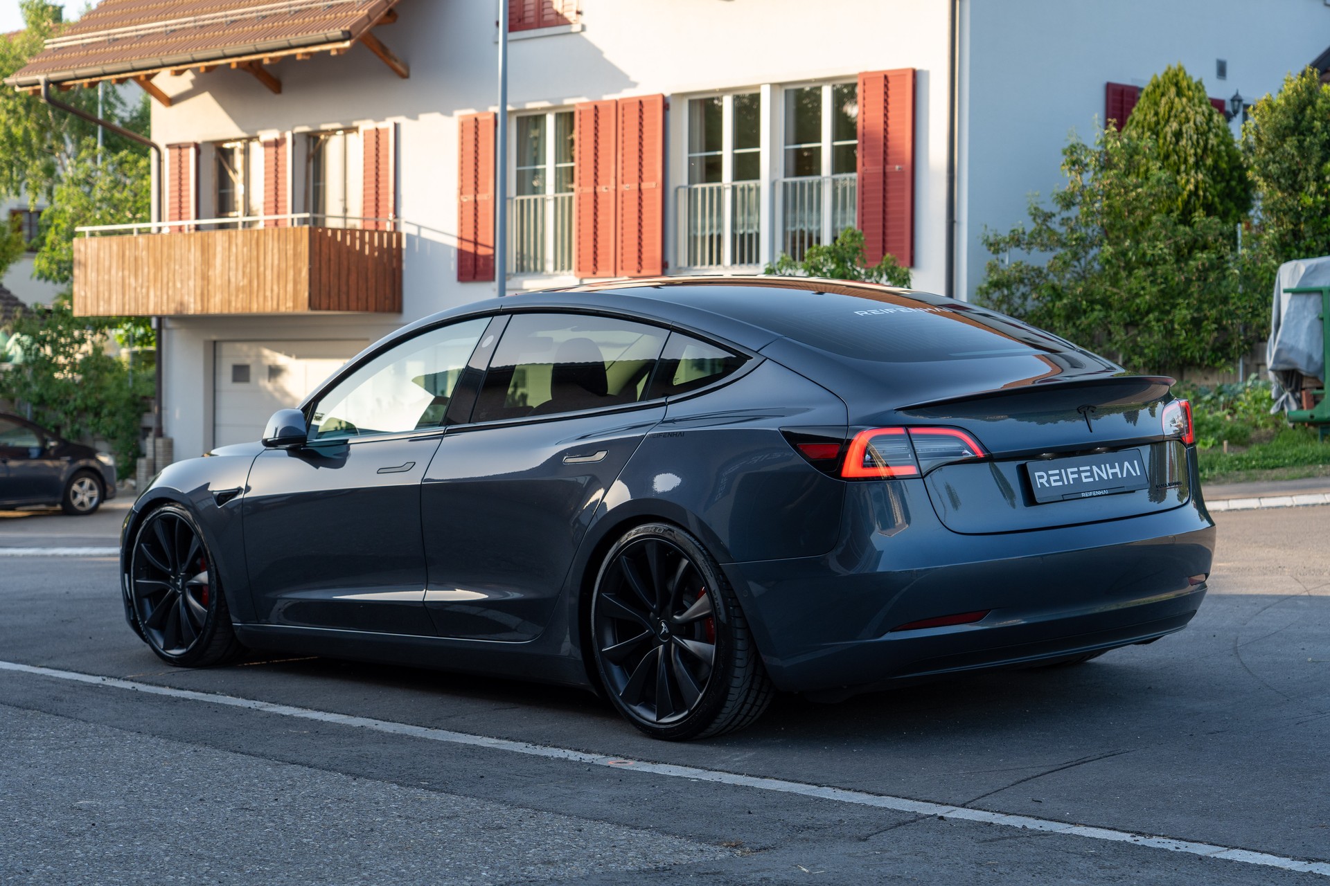TESLA Model 3 Performance Dual Motor AWD-image-9