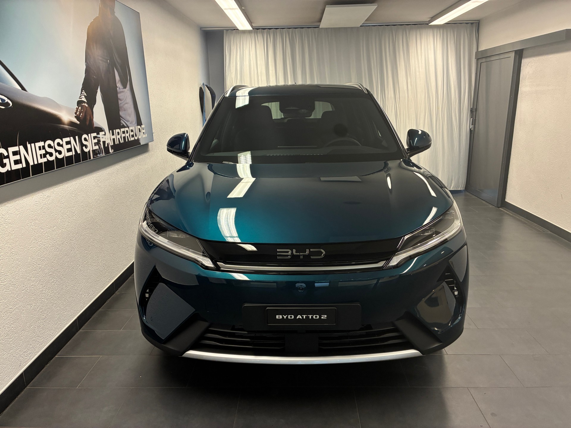 BYD Atto 2 DM-i Boost-showroom-element-1