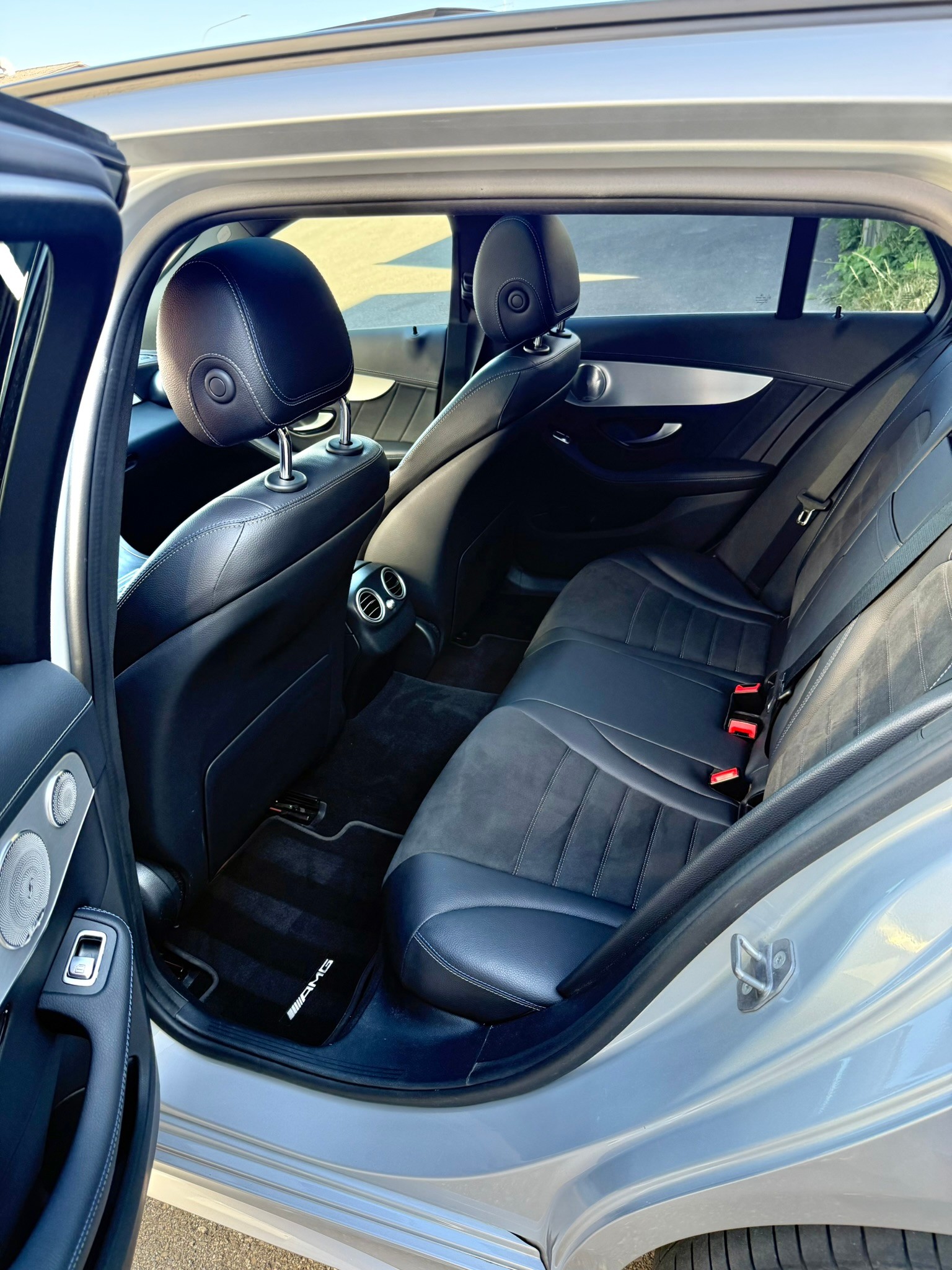 MERCEDES-BENZ C 200 Swiss Star AMG Line 4m-image-7