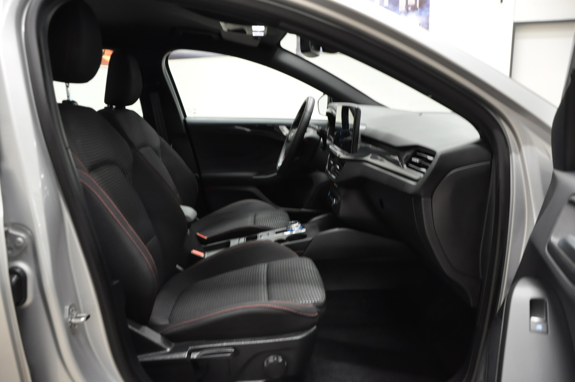 FORD Focus 1.5 EcoBlue TDCi ST-Line Automatic-image-14