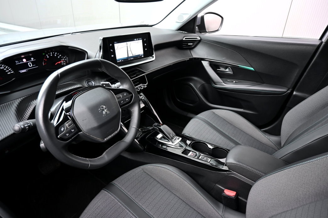 PEUGEOT 2008 1.5 BlueHDi Allure EAT8-image-8