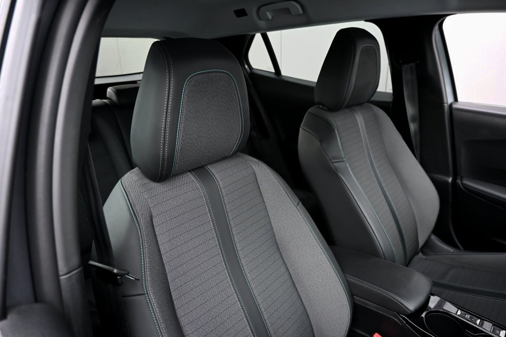 PEUGEOT 2008 1.5 BlueHDi Allure EAT8-image-5