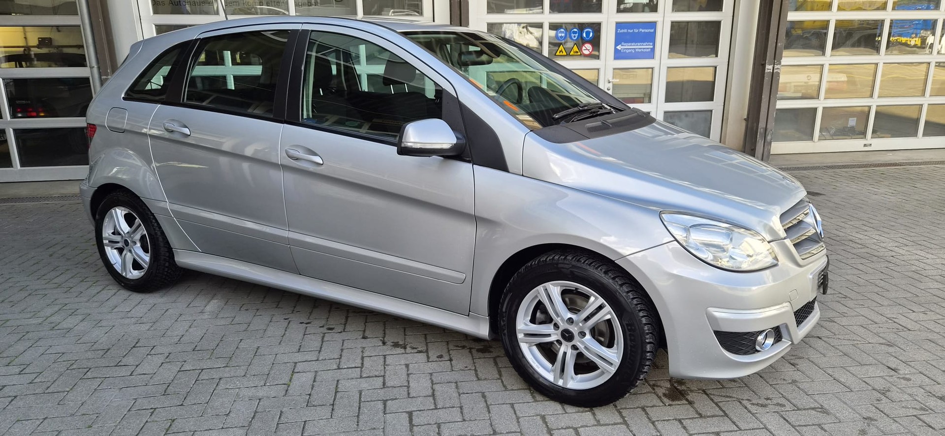 MERCEDES-BENZ B 180 CDI-image-1