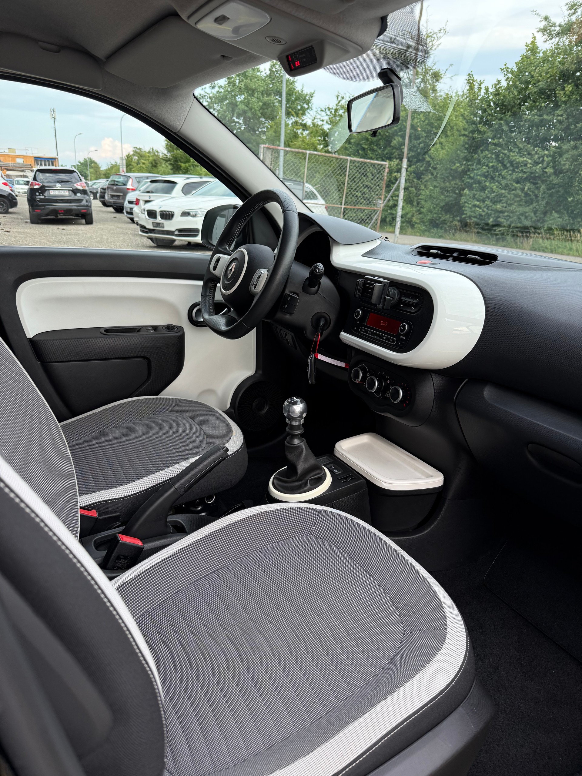 RENAULT Twingo 0.9 90th Anniversary-image-11
