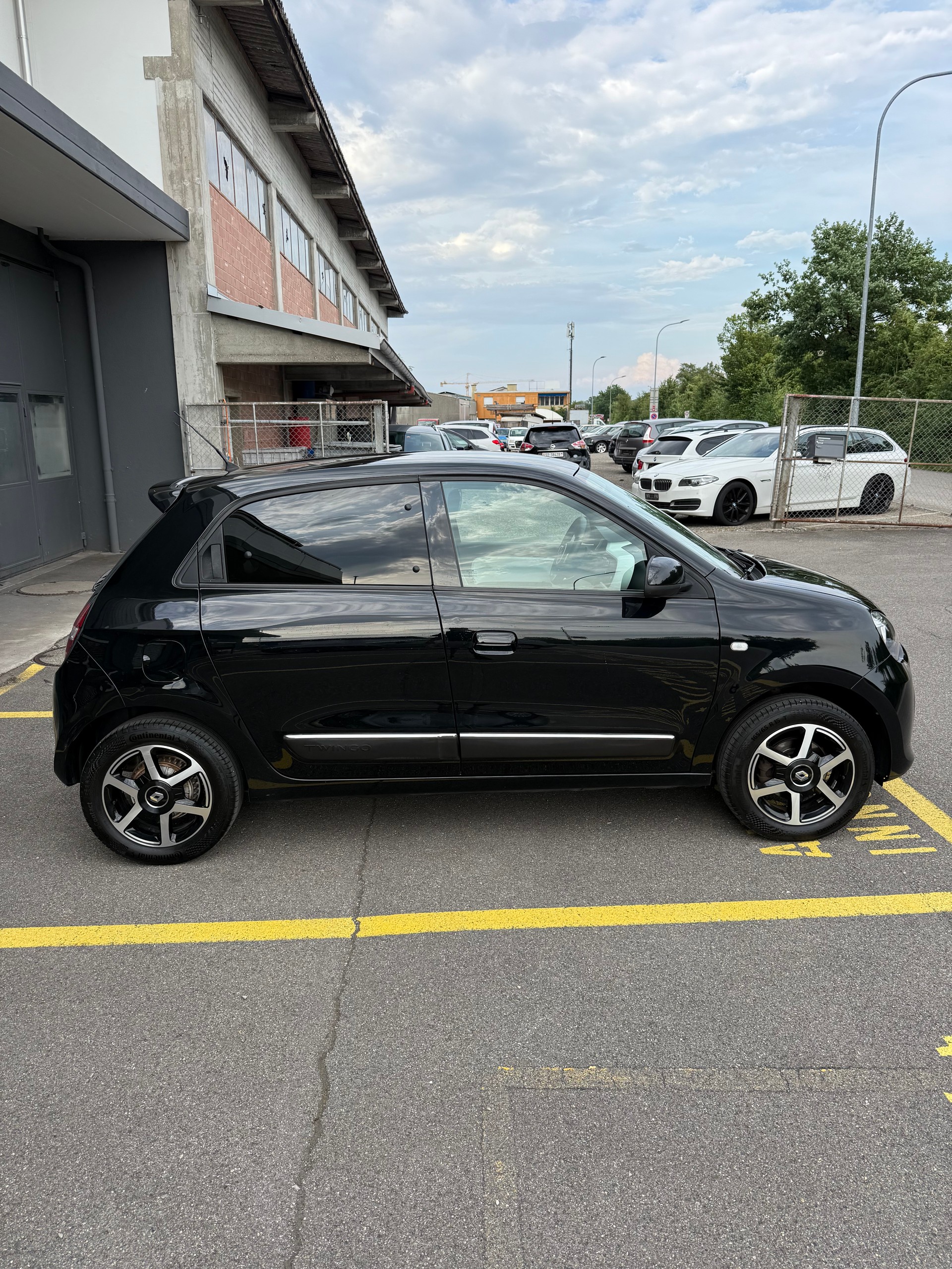 RENAULT Twingo 0.9 90th Anniversary-image-2