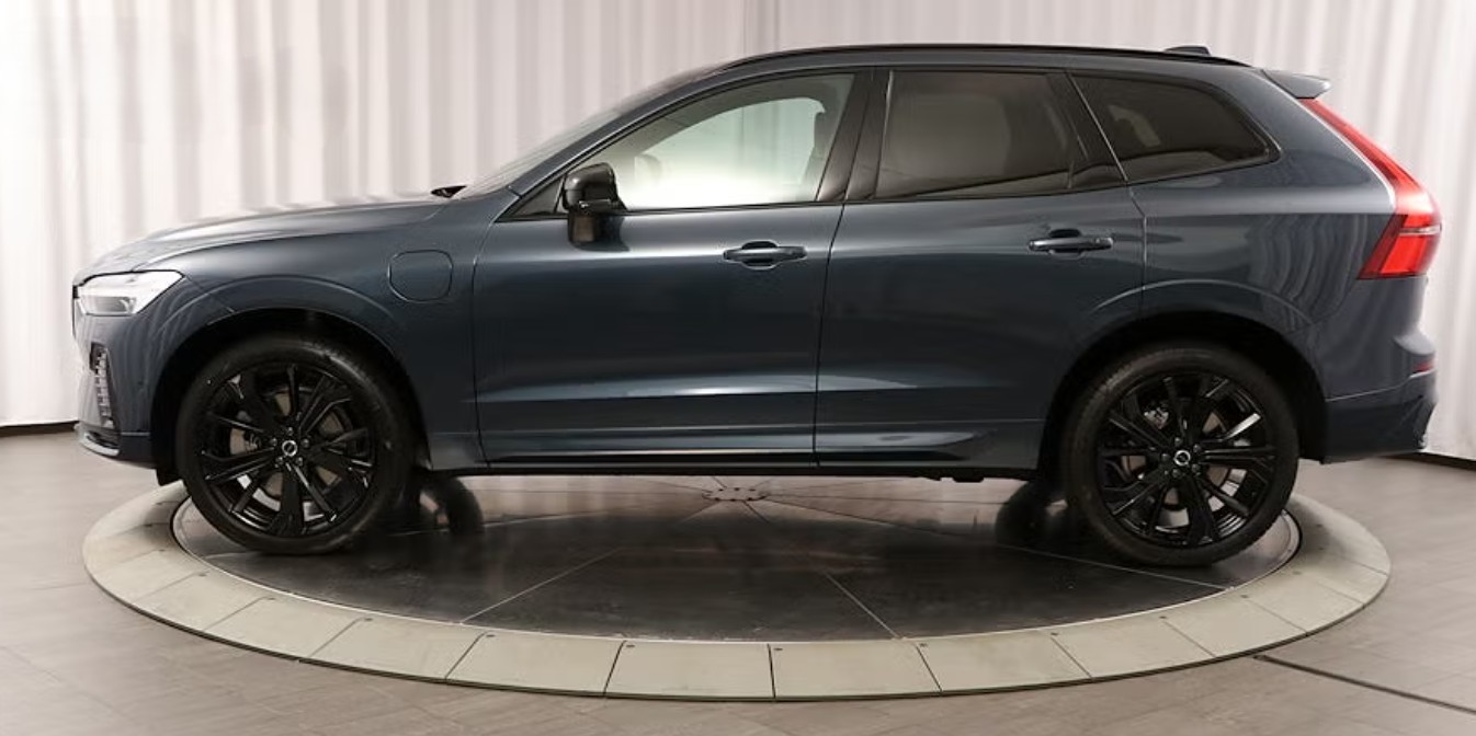 VOLVO XC60 T6 eAWD PluginHybrid Plus Dark Geartronic-showroom-element-1