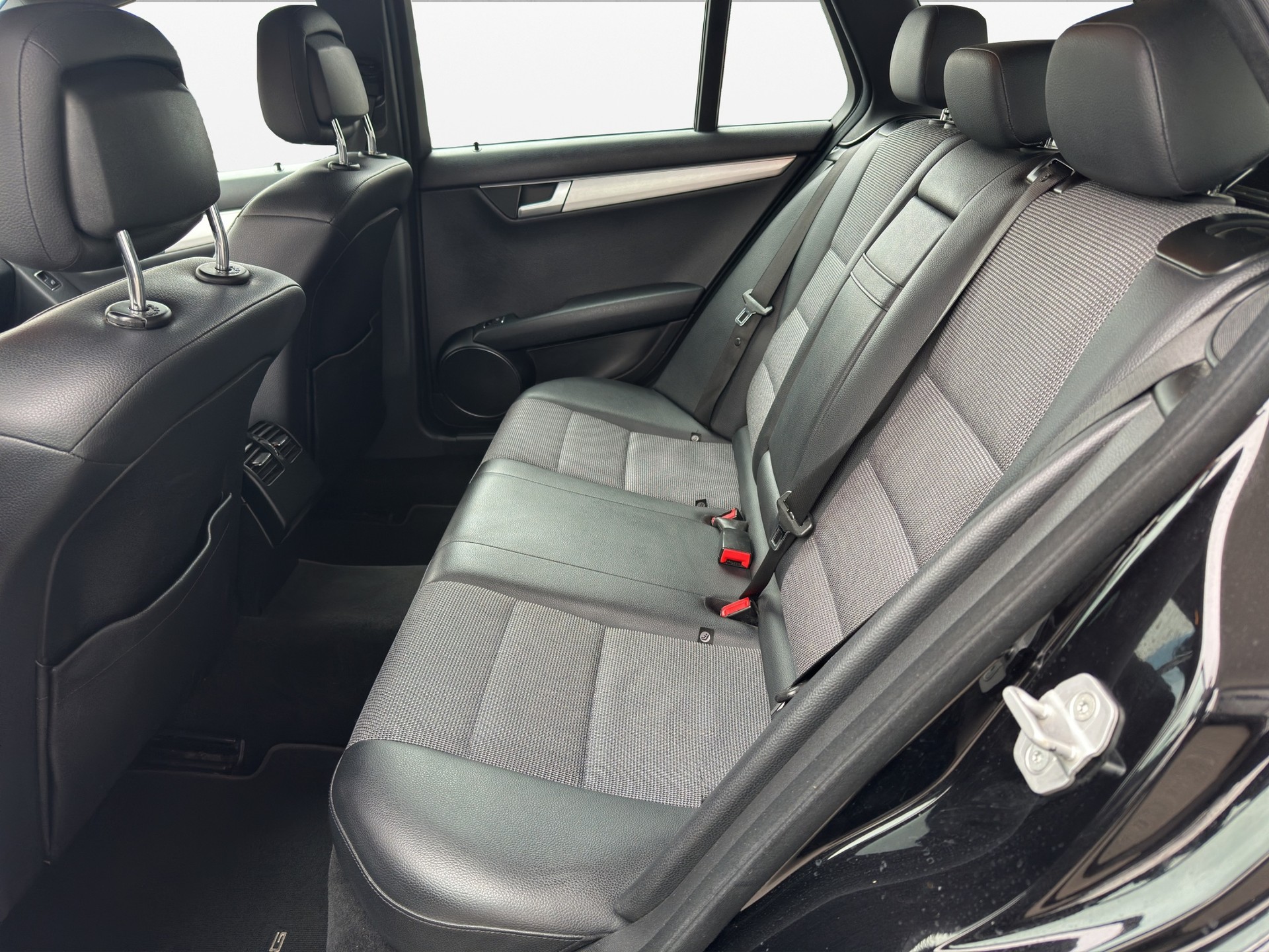 MERCEDES-BENZ C 250 CDI Avantgarde 4Matic 7G-Tronic-image-5