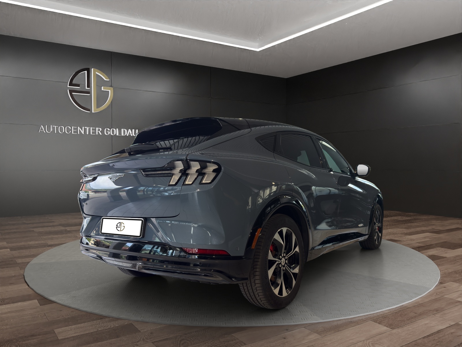 FORD Mustang MACH-E Premium AWD 99 kWh-showroom-element-3