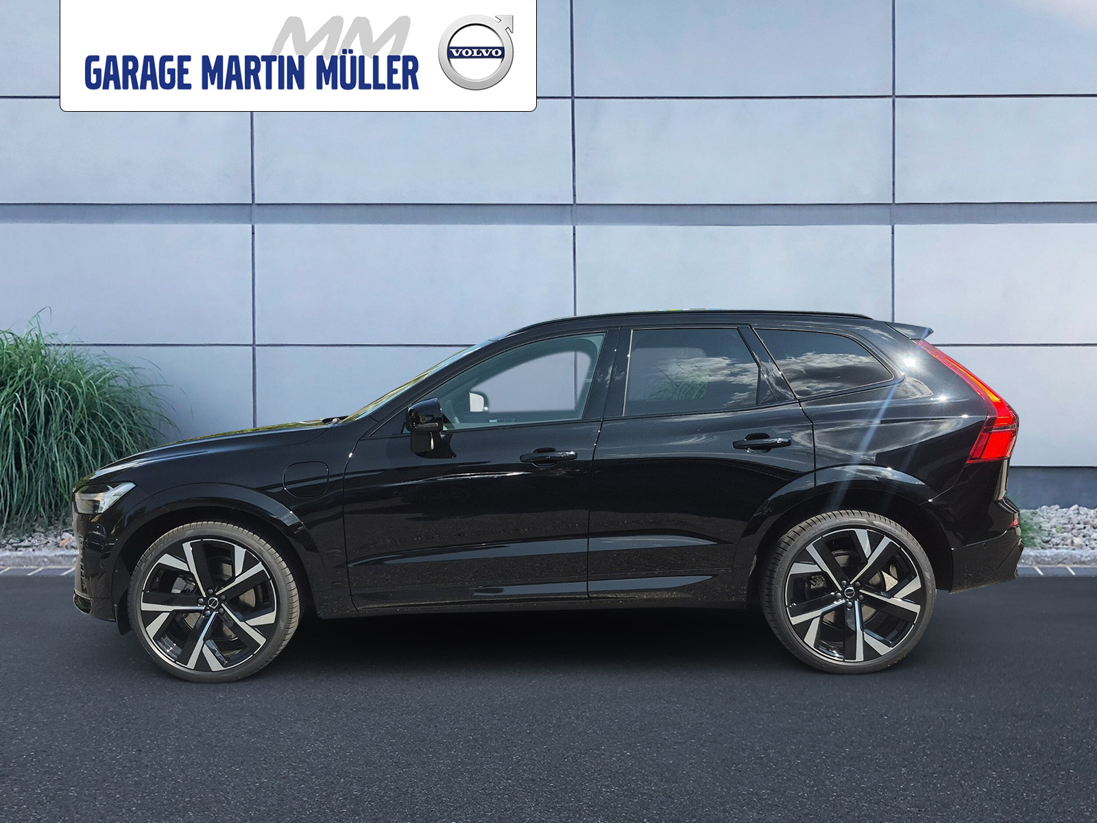 VOLVO XC60 2.0 T6 TE Black Edition eAWD-showroom-element-1