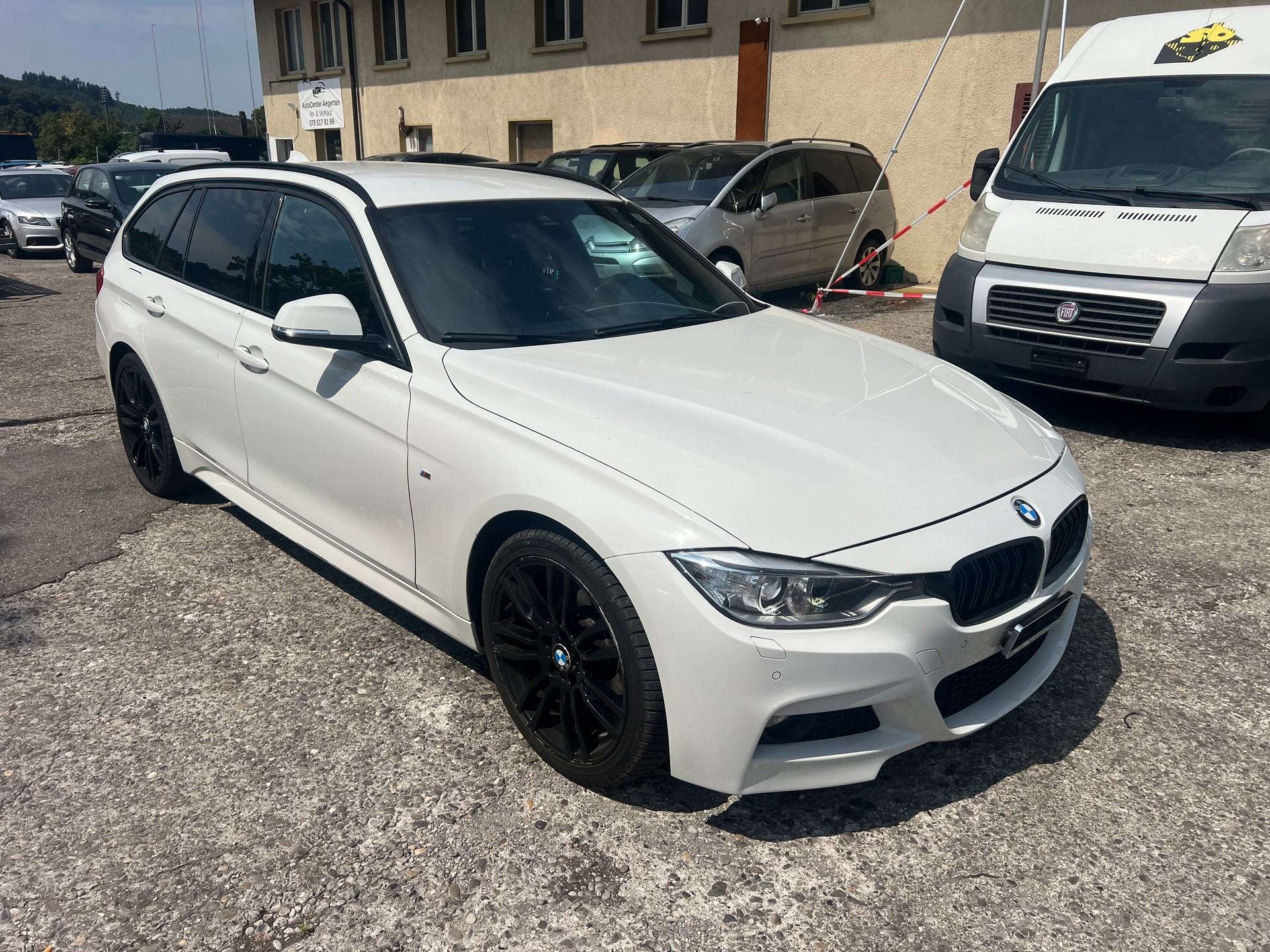 BMW 330d xDrive Touring Modern Line Steptronic-showroom-element-1