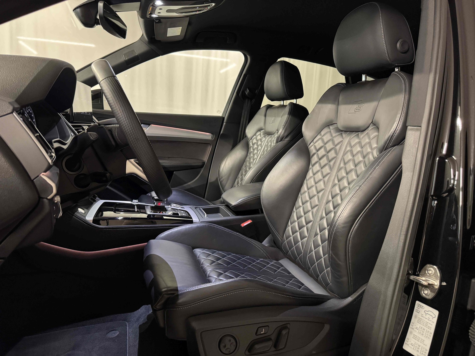 AUDI Q5 55 TFSI e PHEV S line quattro S-tronic-image-7