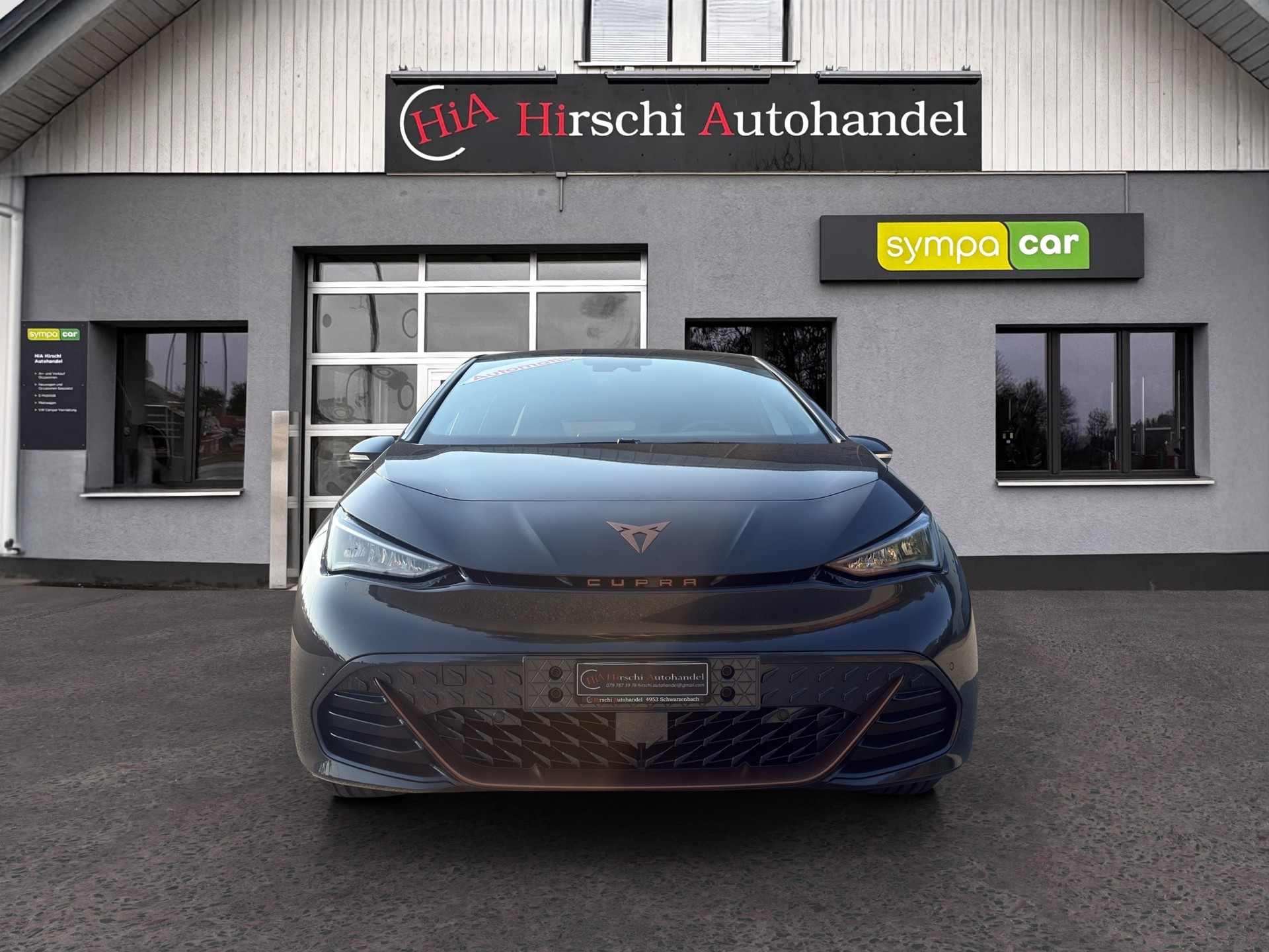 CUPRA Born 58 kWh-showroom-element-2