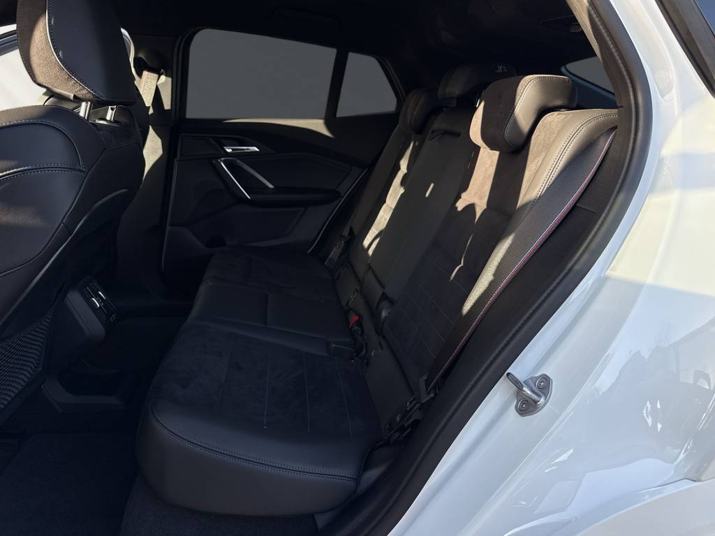 BMW iX2 eDrive 20 M Sport Pro-image-7