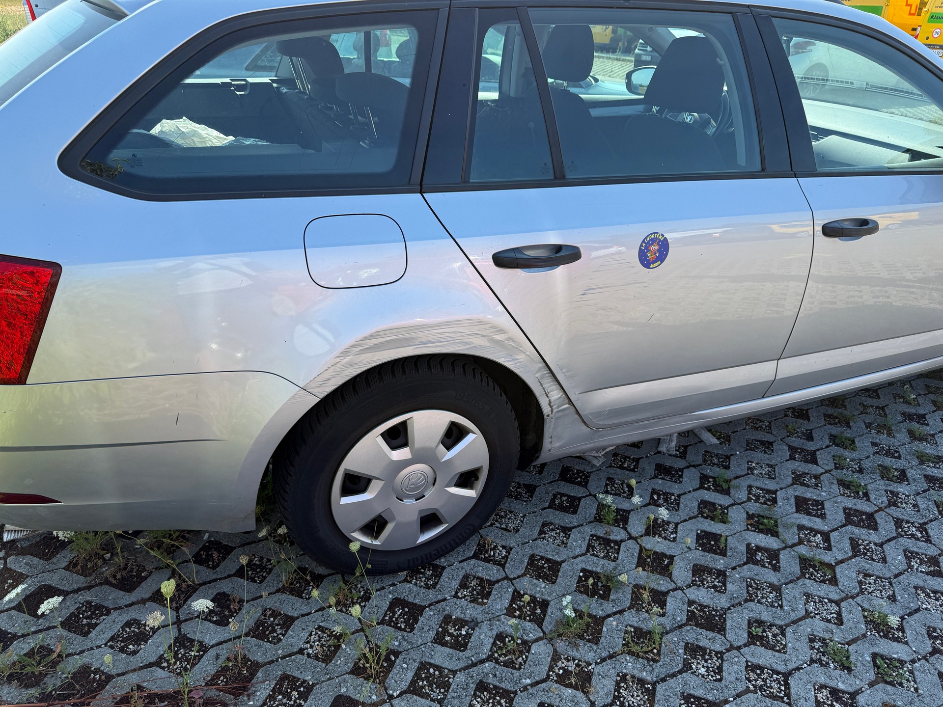 SKODA Octavia Combi 1.0 TSI Ambition-image-4