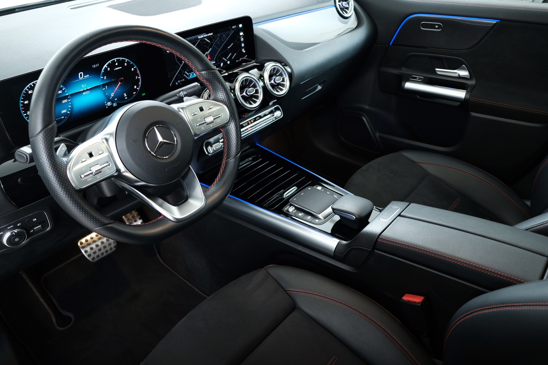 MERCEDES-BENZ GLA 250 4Matic AMG Line 8G-DCT-image-7