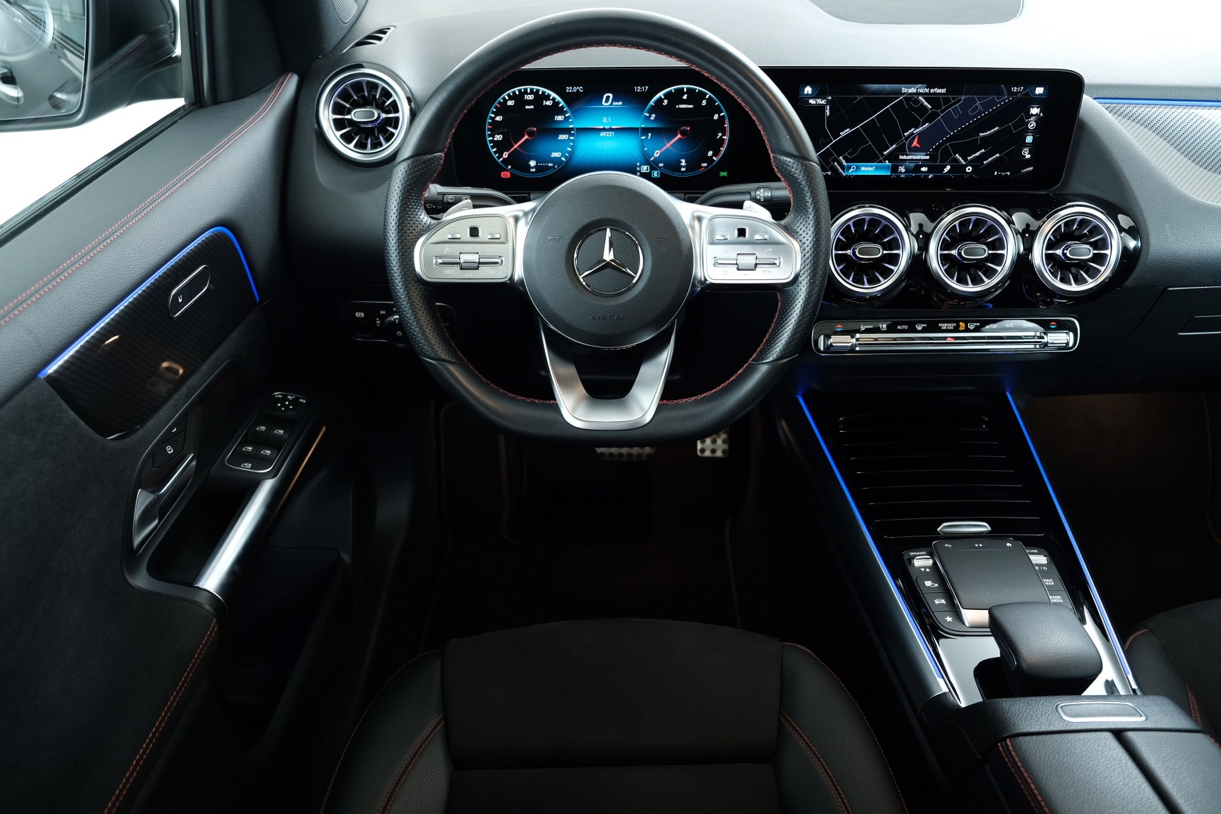 MERCEDES-BENZ GLA 250 4Matic AMG Line 8G-DCT-image-5