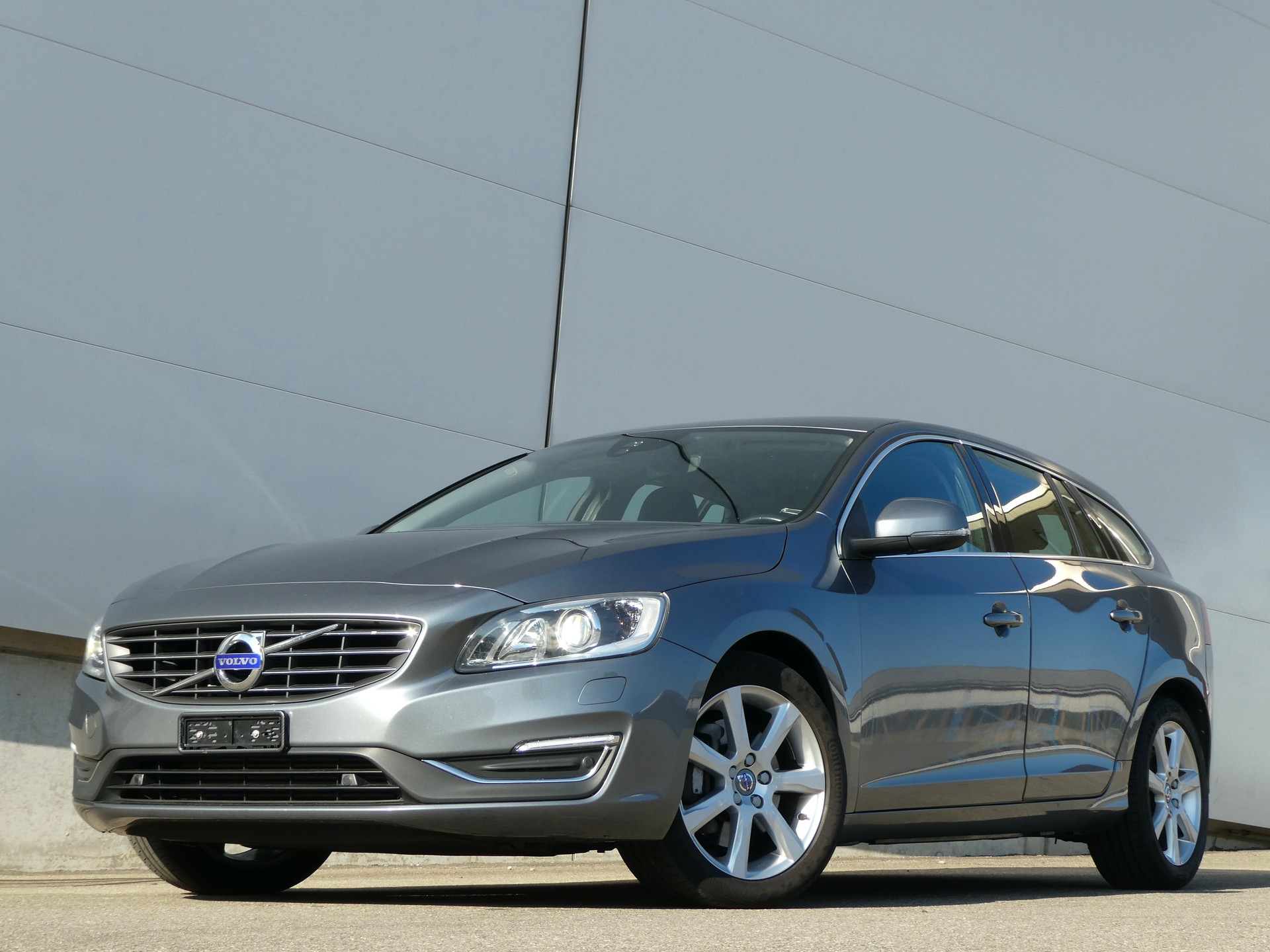 VOLVO V60 D4 AWD Momentum Geartronic