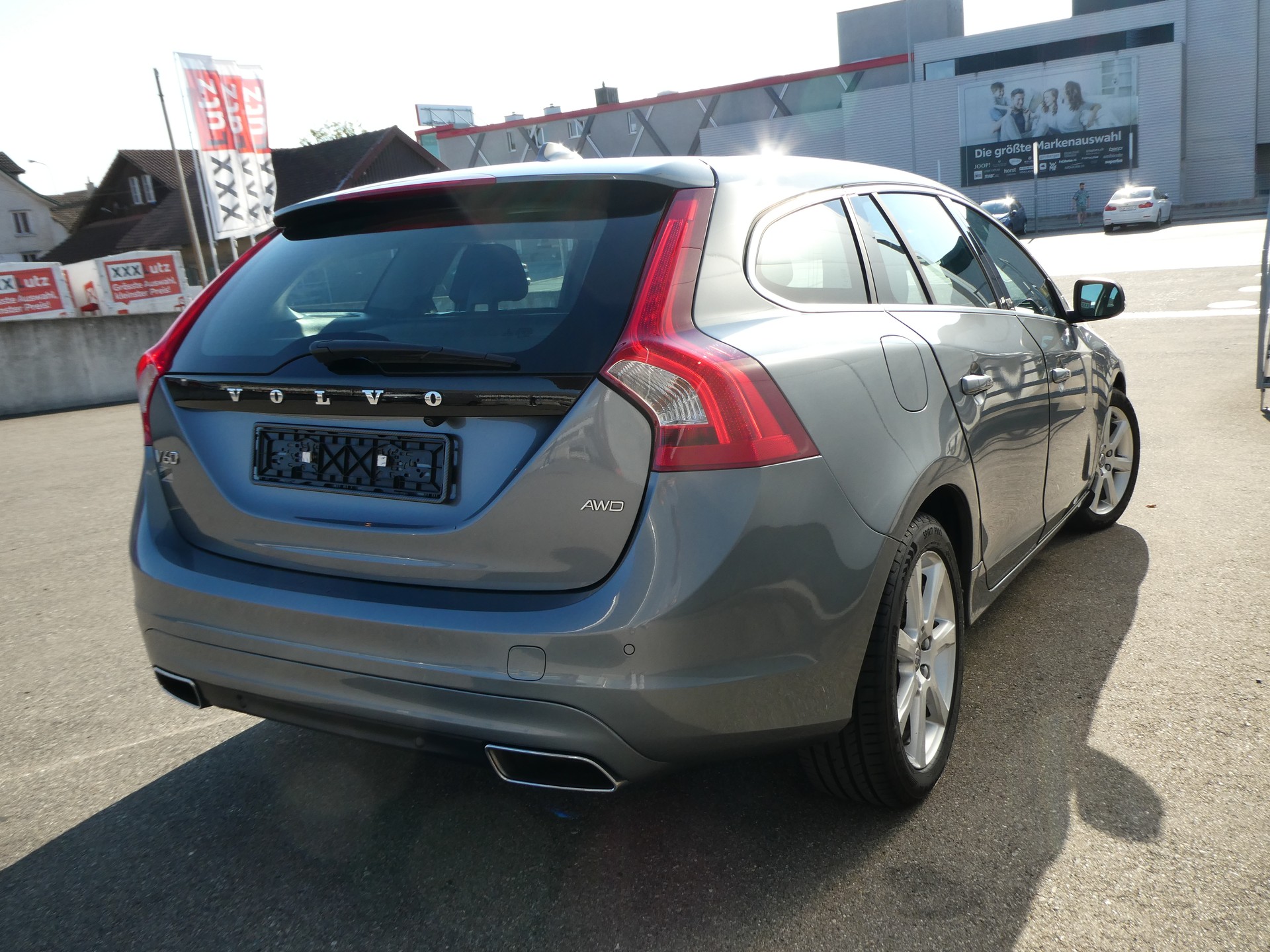 VOLVO V60 D4 AWD Momentum Geartronic-image-7