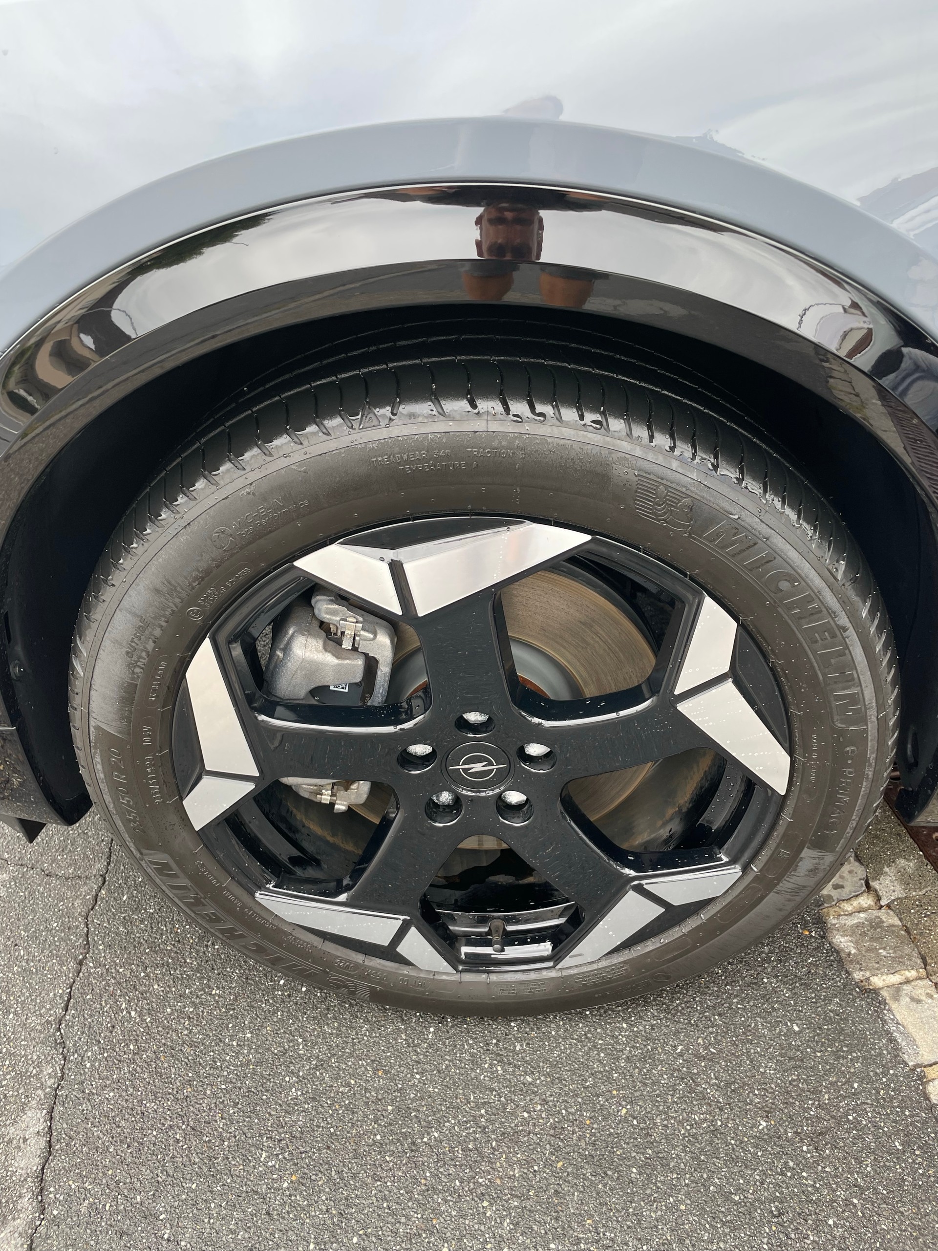 OPEL Grandland Elektro 73kWh Ultimate 4WD-image-12