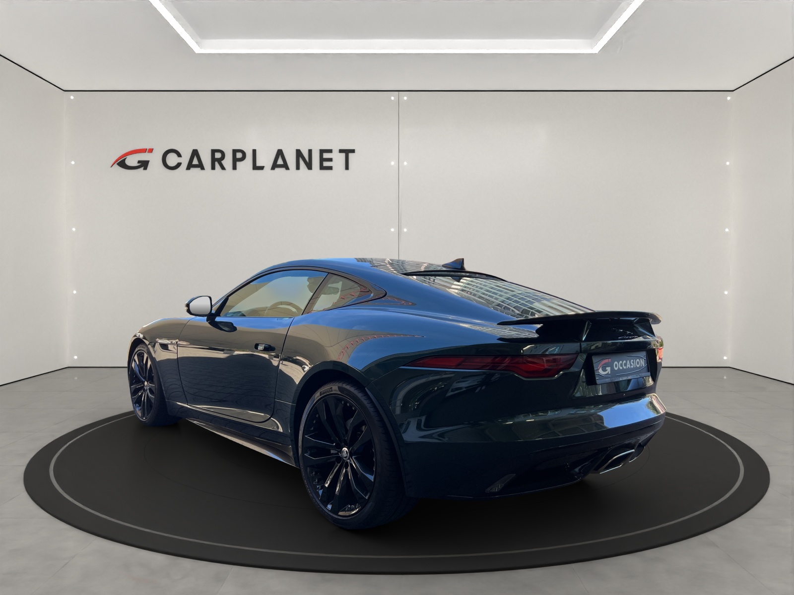 JAGUAR F-Type Coupé 2.0 R-Dynamic Black 300PS-image-5