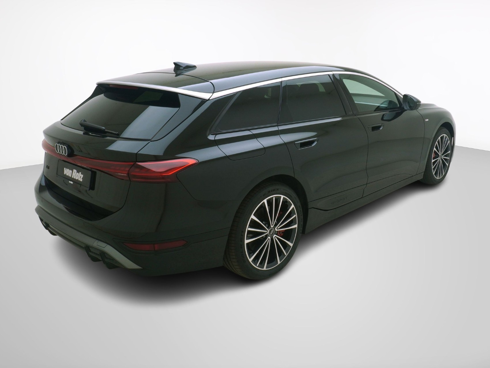AUDI A6 e-tron Avant Performance S line-showroom-element-2