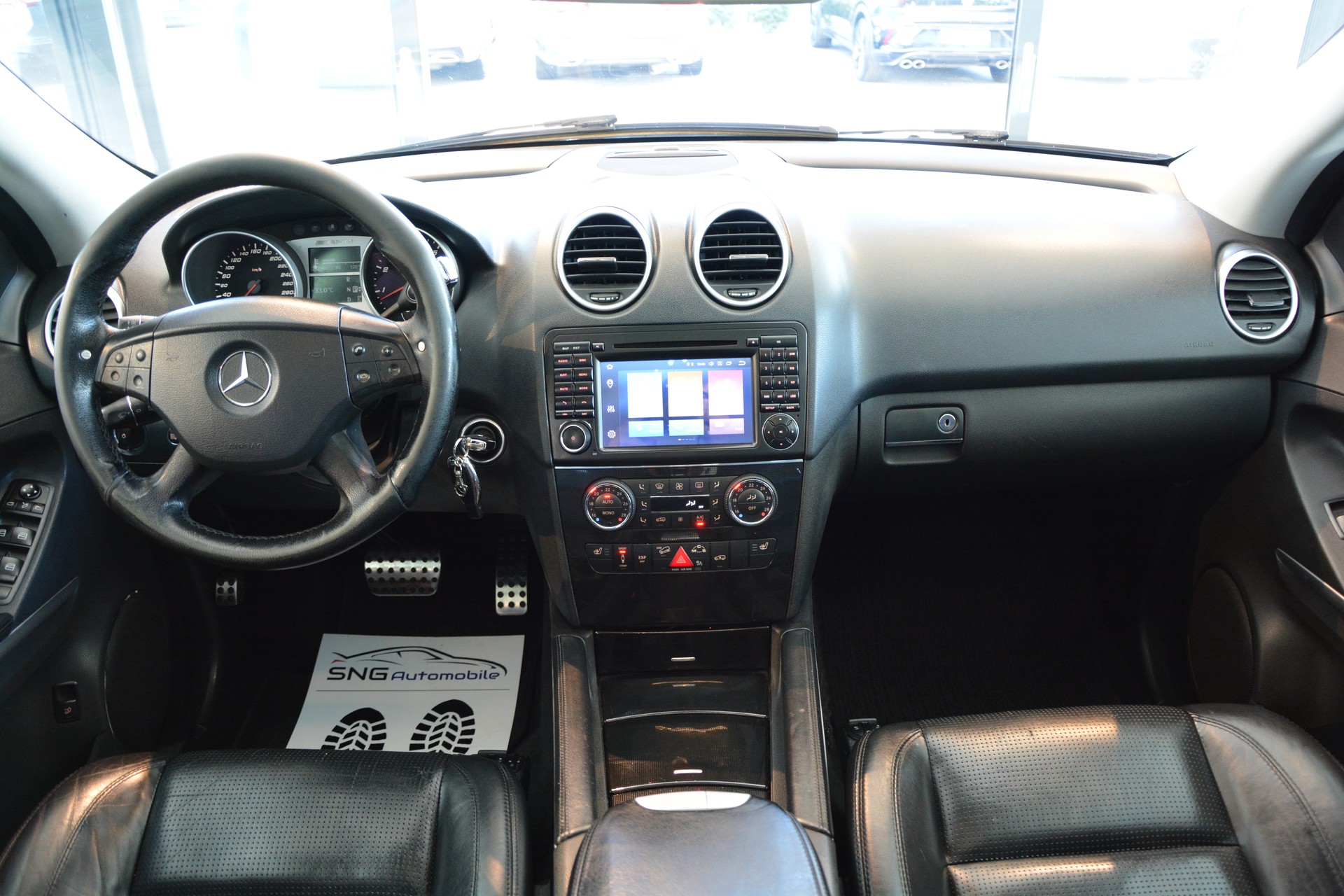 MERCEDES-BENZ ML 63 AMG 4Matic 7G-Tronic-image-12