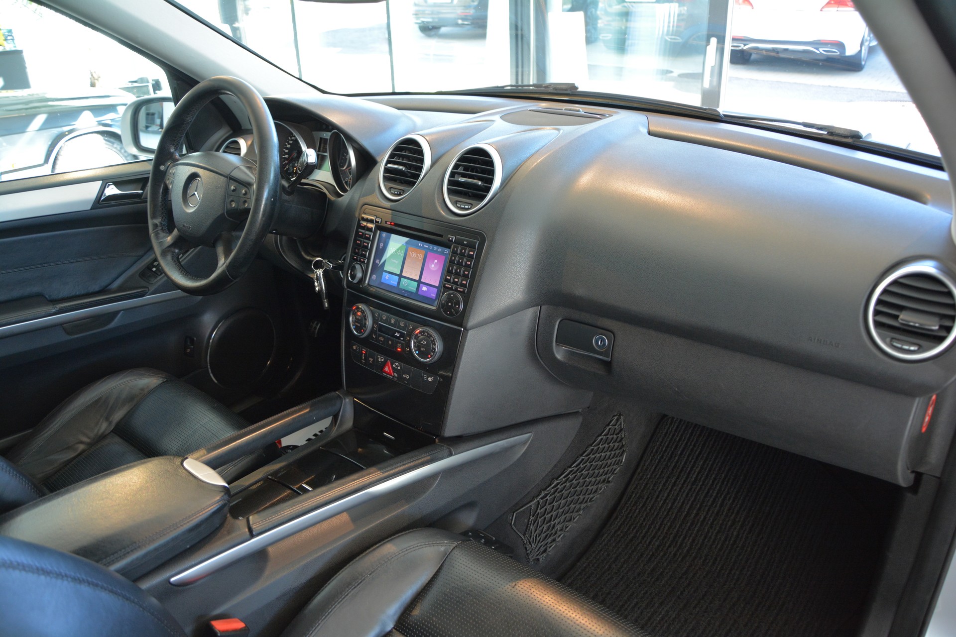 MERCEDES-BENZ ML 63 AMG 4Matic 7G-Tronic-image-11