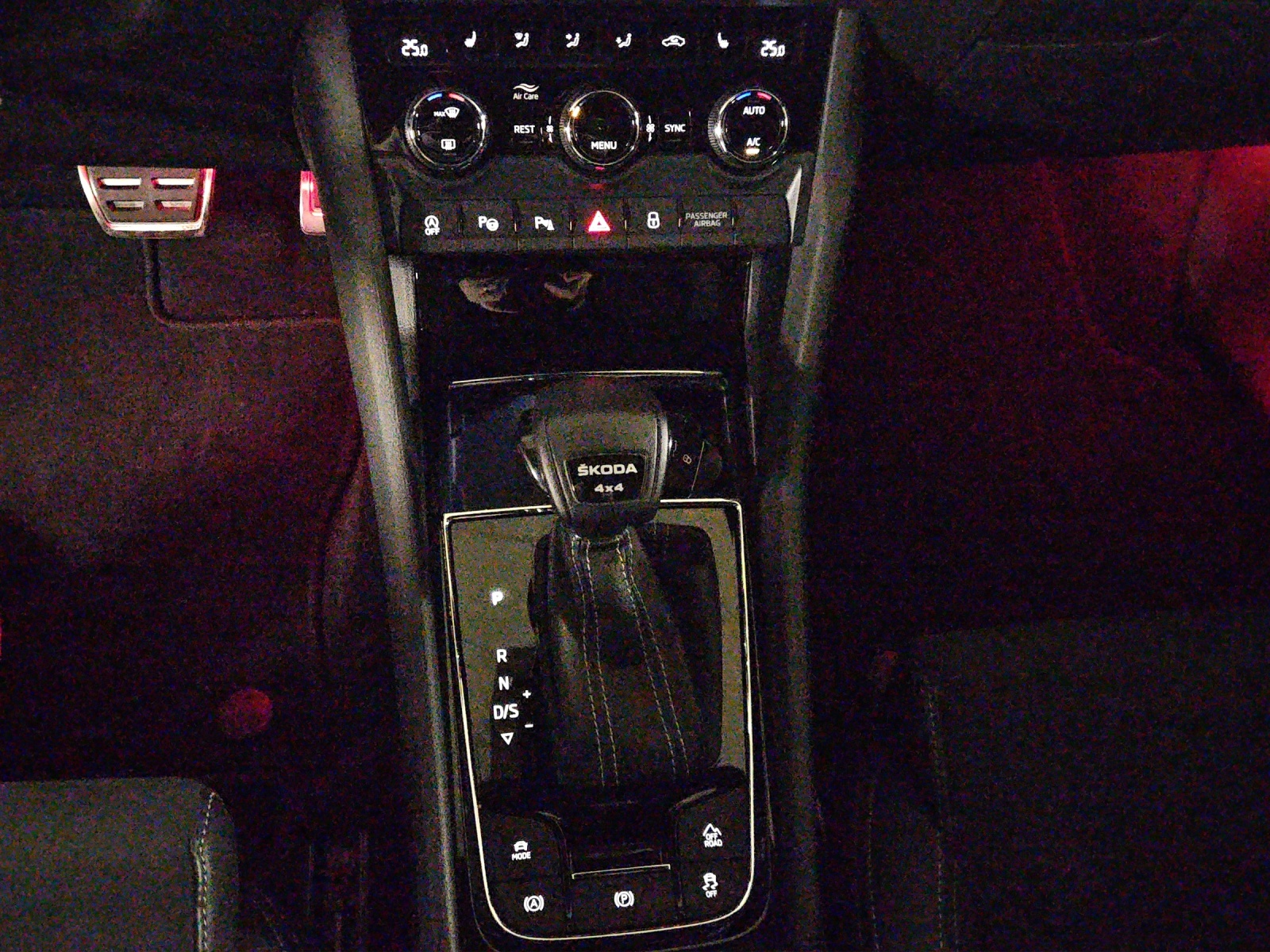 SKODA Kodiaq 2.0 TSI 4x4 SportLine-image-18