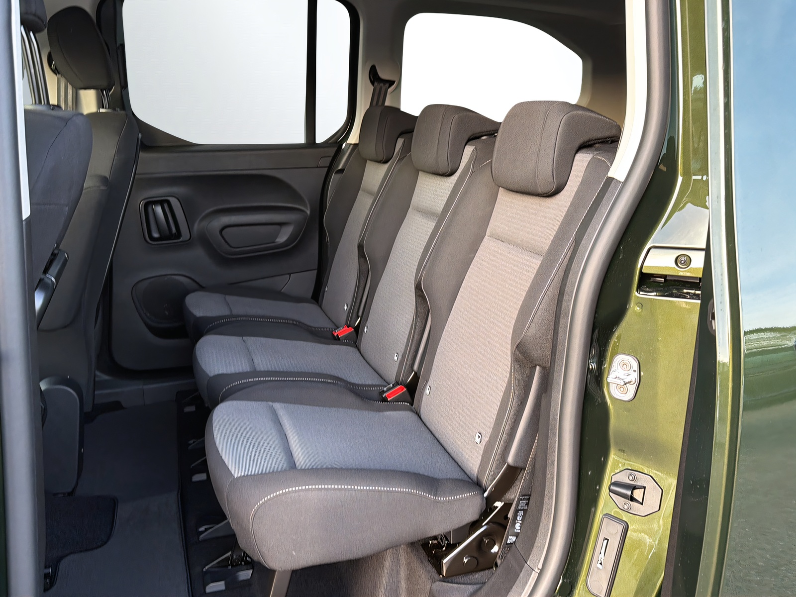 TOYOTA Proace City Verso 1.5 Trend Long-image-7
