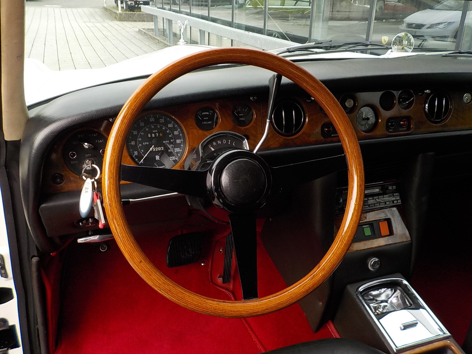 ROLLS-ROYCE Silver Shadow two door saloon-image-13