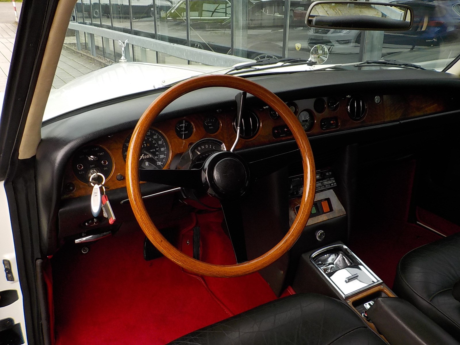 ROLLS-ROYCE Silver Shadow two door saloon-image-6