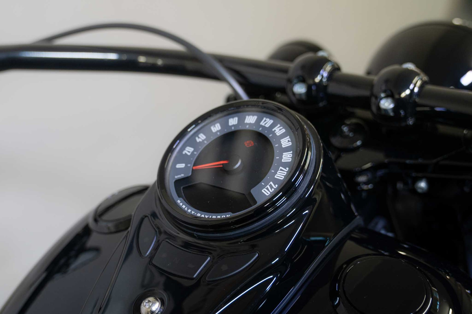 HARLEY-DAVIDSON FLHCS Heritage Classic 114 Black Finish-image-7
