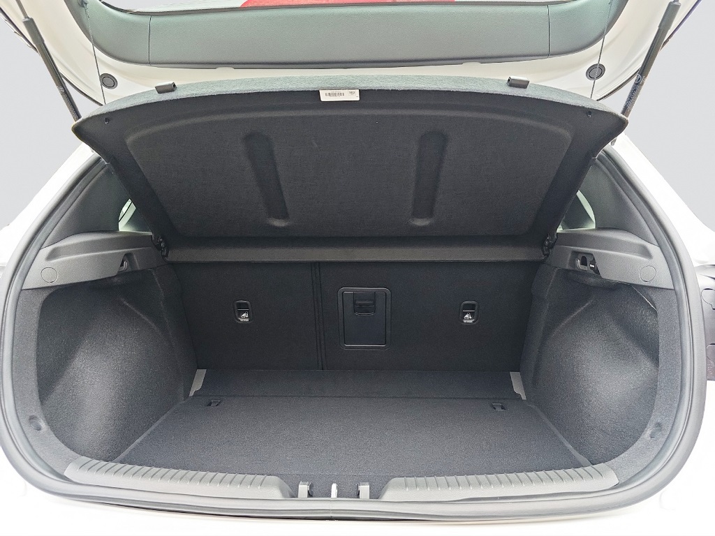 HYUNDAI i30 1.5 T-GDi Amplia-image-11