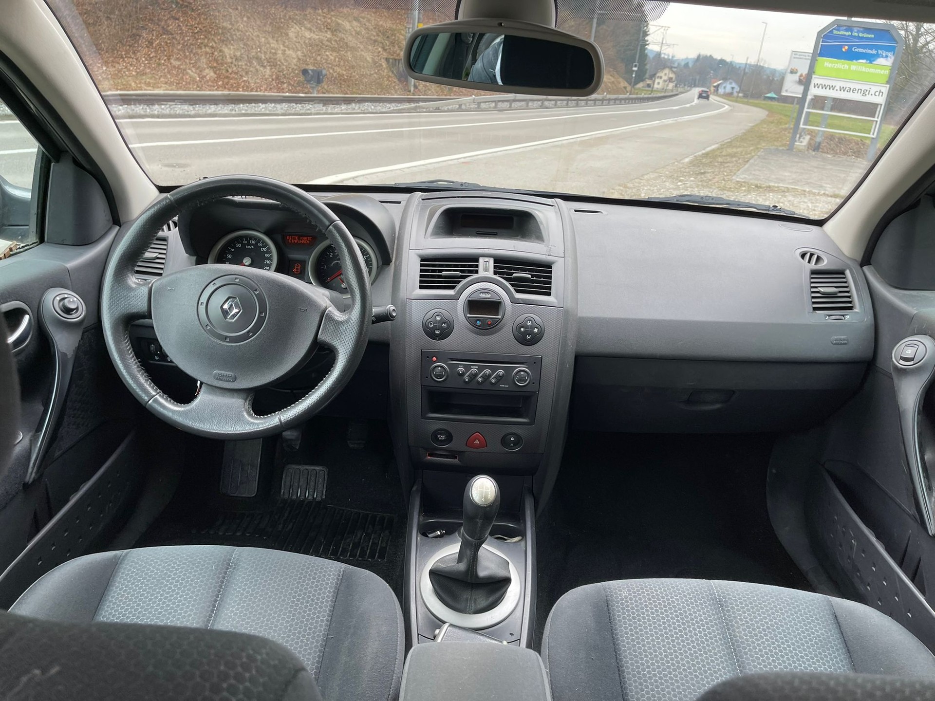 RENAULT Mégane Break 1.6 16V Dynamique-image-10