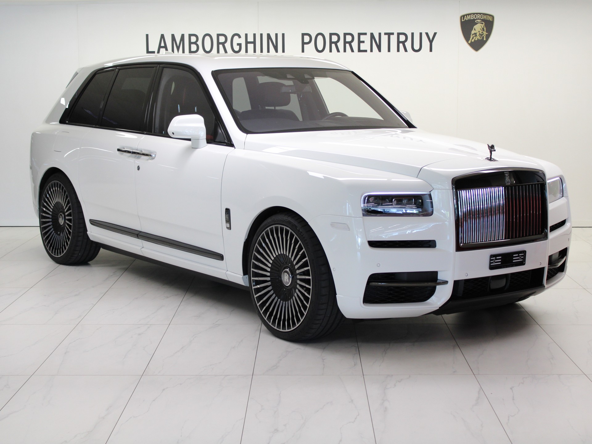 ROLLS-ROYCE Cullinan 6.7 V12 Black Badge
