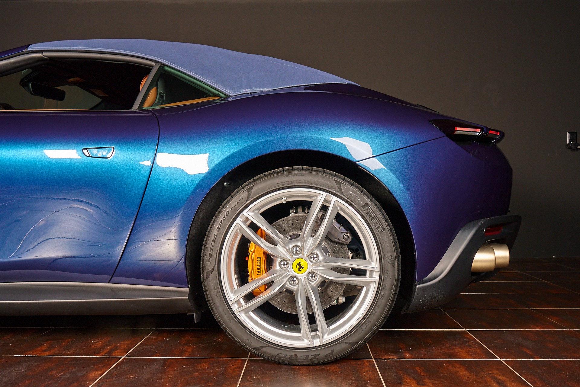 FERRARI Roma 3.9 V8 T-showroom-element-3