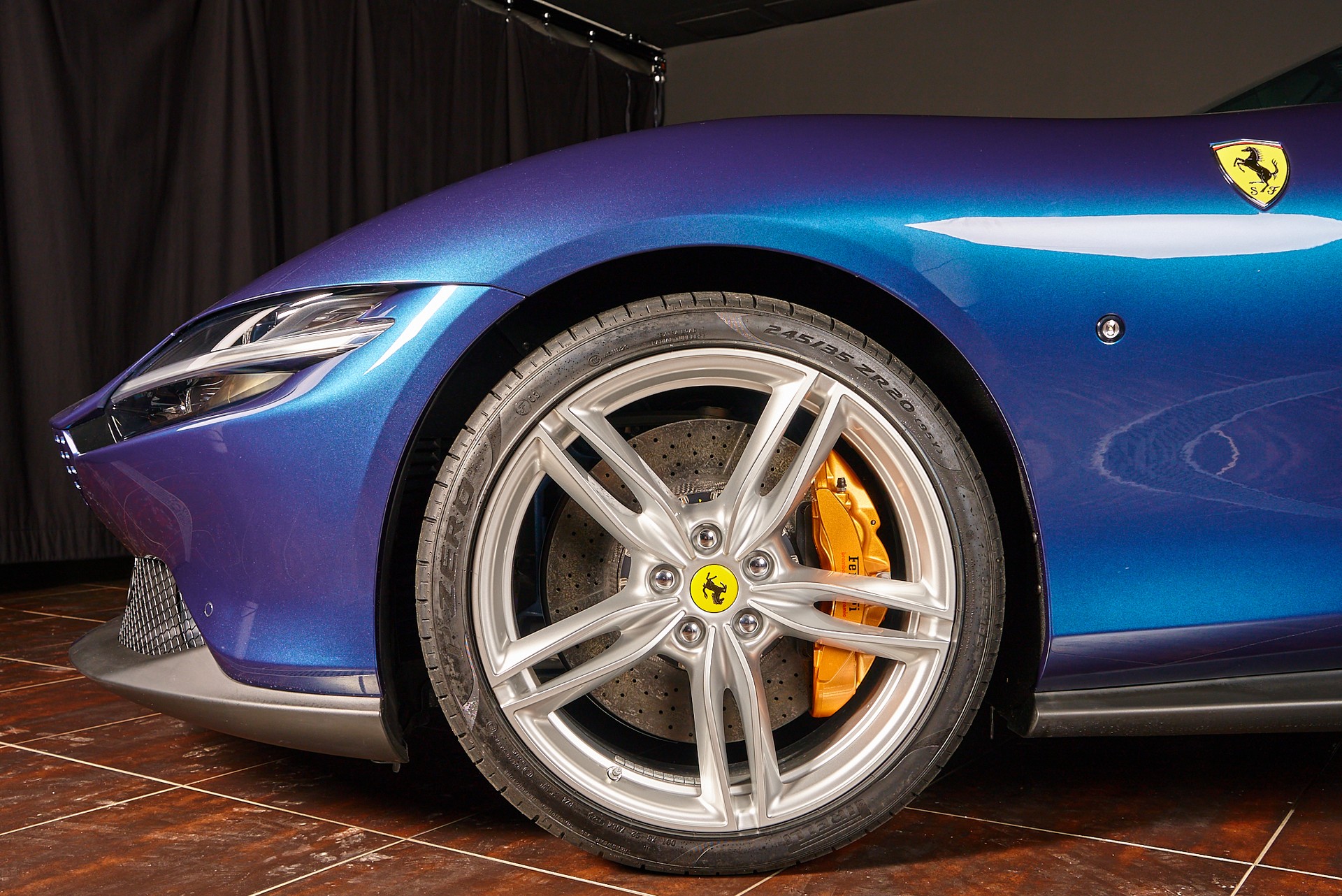 FERRARI Roma 3.9 V8 T-showroom-element-1