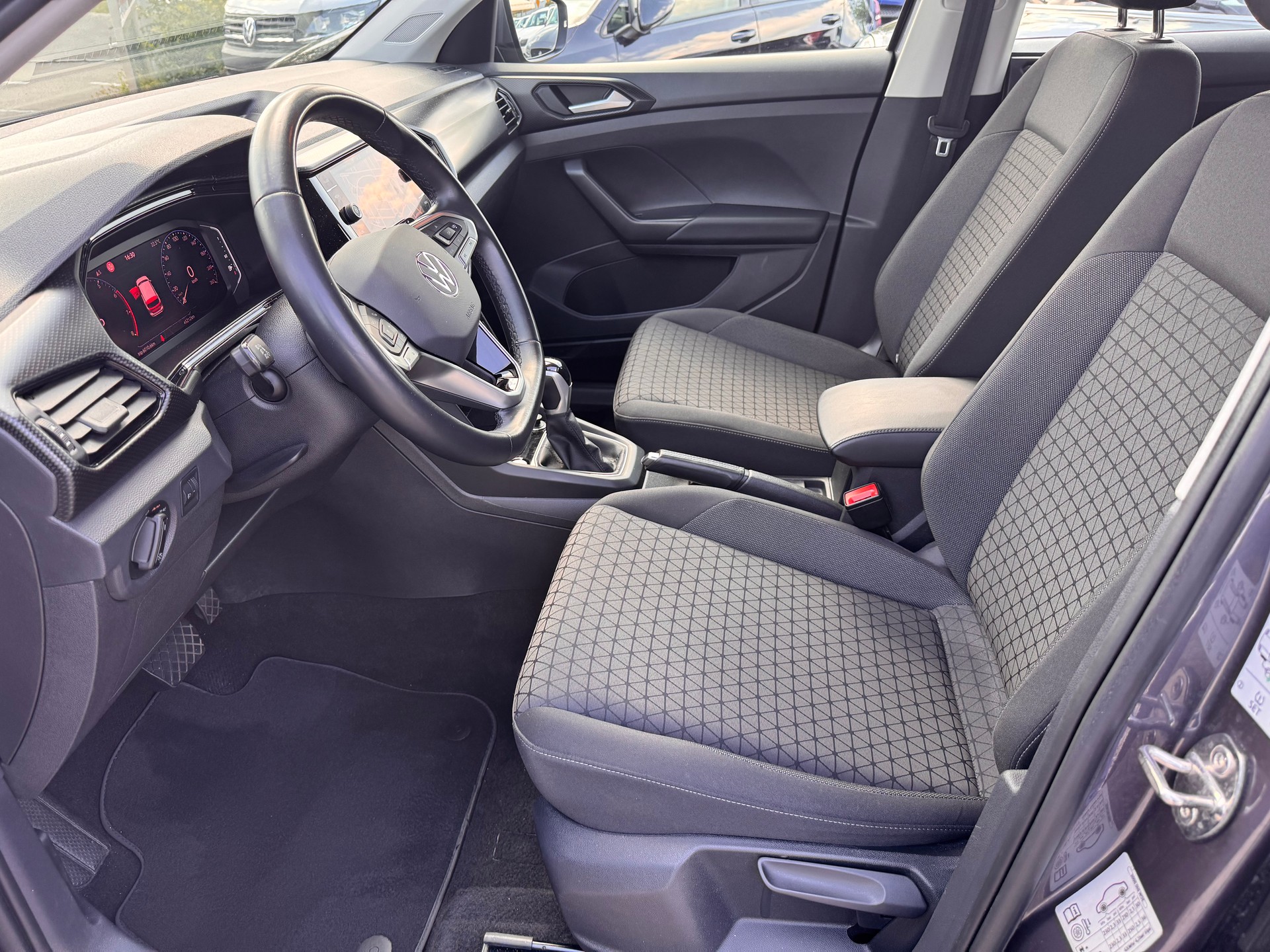 VW T-Cross 1.0 TSI Life Limited DSG-image-16
