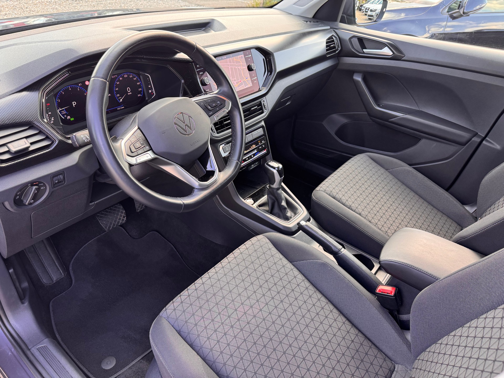 VW T-Cross 1.0 TSI Life Limited DSG-image-15