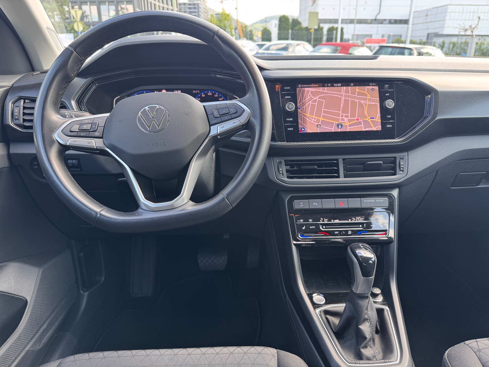 VW T-Cross 1.0 TSI Life Limited DSG-showroom-element-1