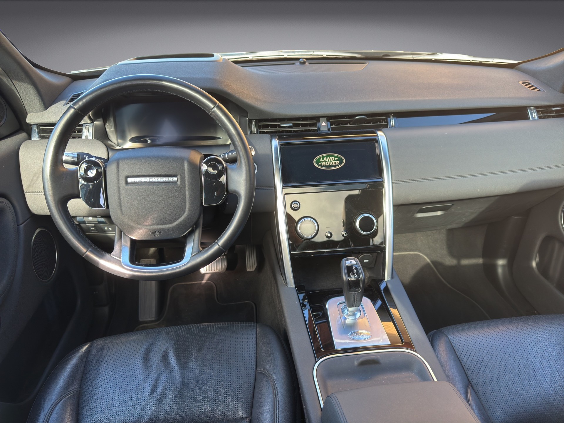 LAND ROVER Discovery Sport 2.0 TD4 180 SE-image-8