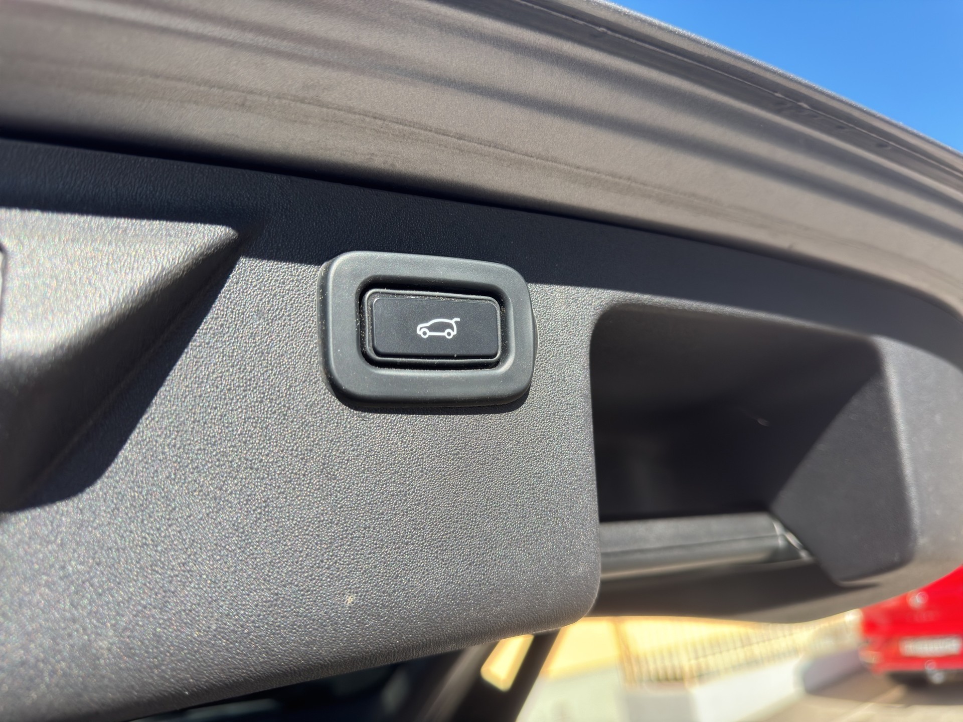 LAND ROVER Discovery Sport 2.0 TD4 180 SE-image-6
