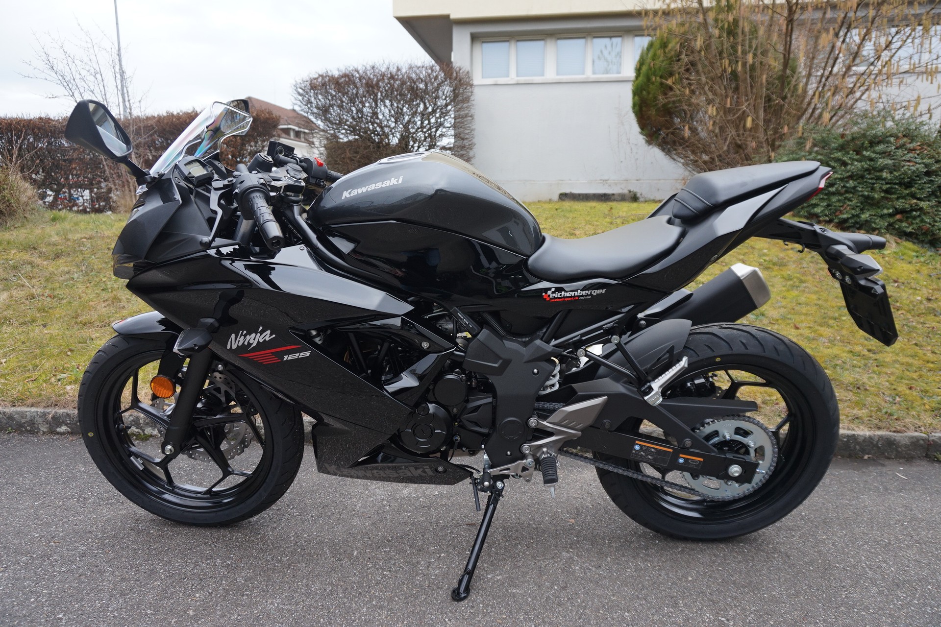 KAWASAKI Ninja 125 ABS MY26-image-0