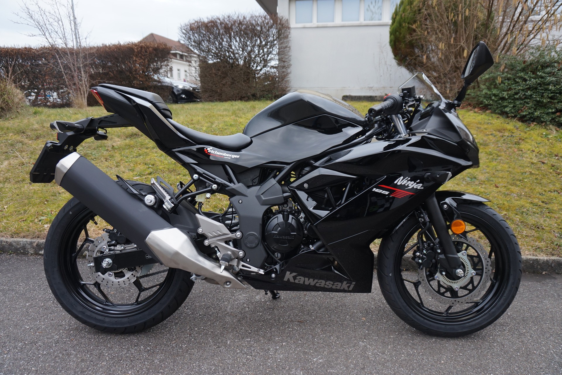 KAWASAKI Ninja 125 ABS MY26-image-2