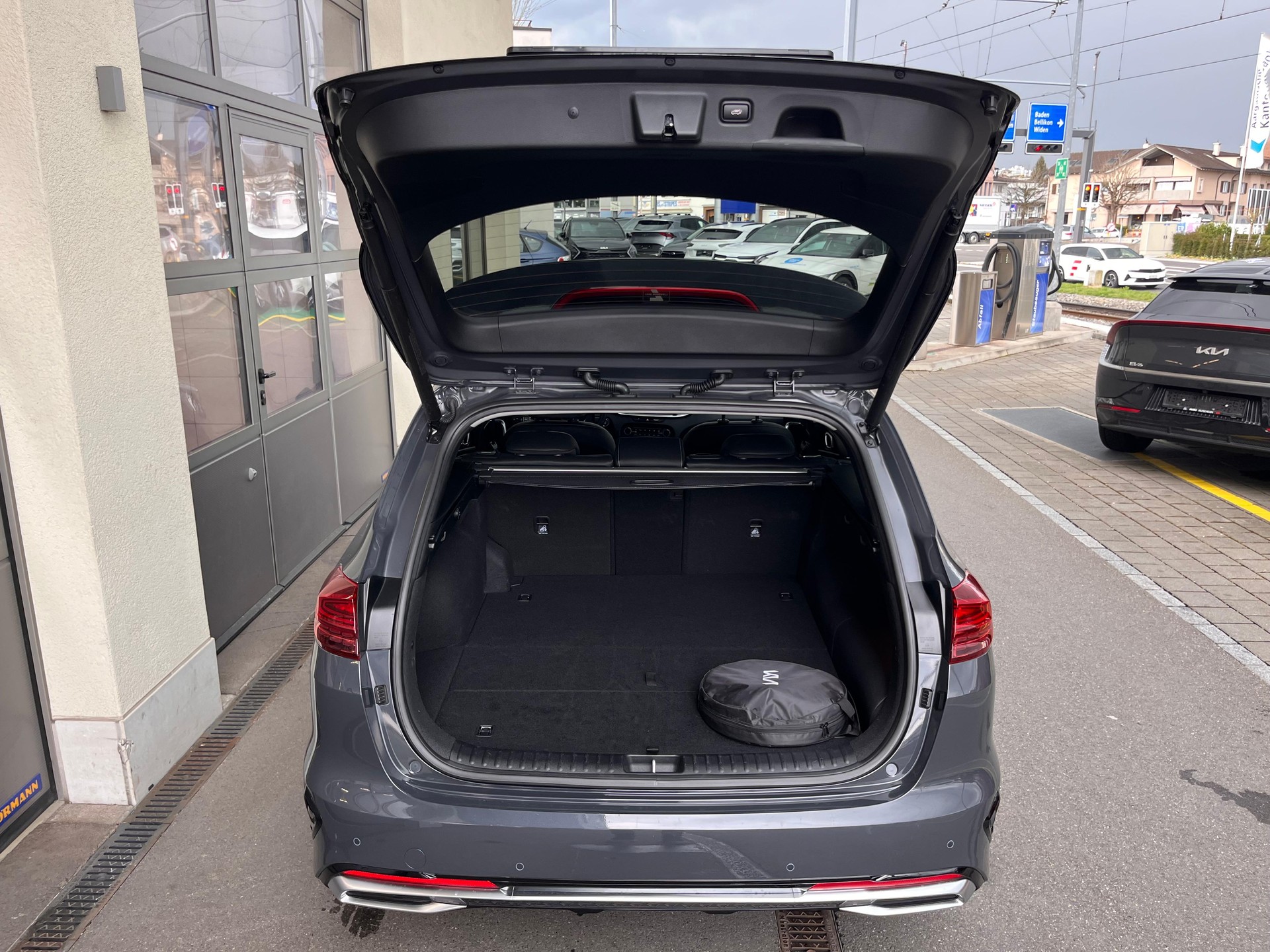 KIA Ceed SW 1.6 GDi Plug-in Hybrid Style-image-13