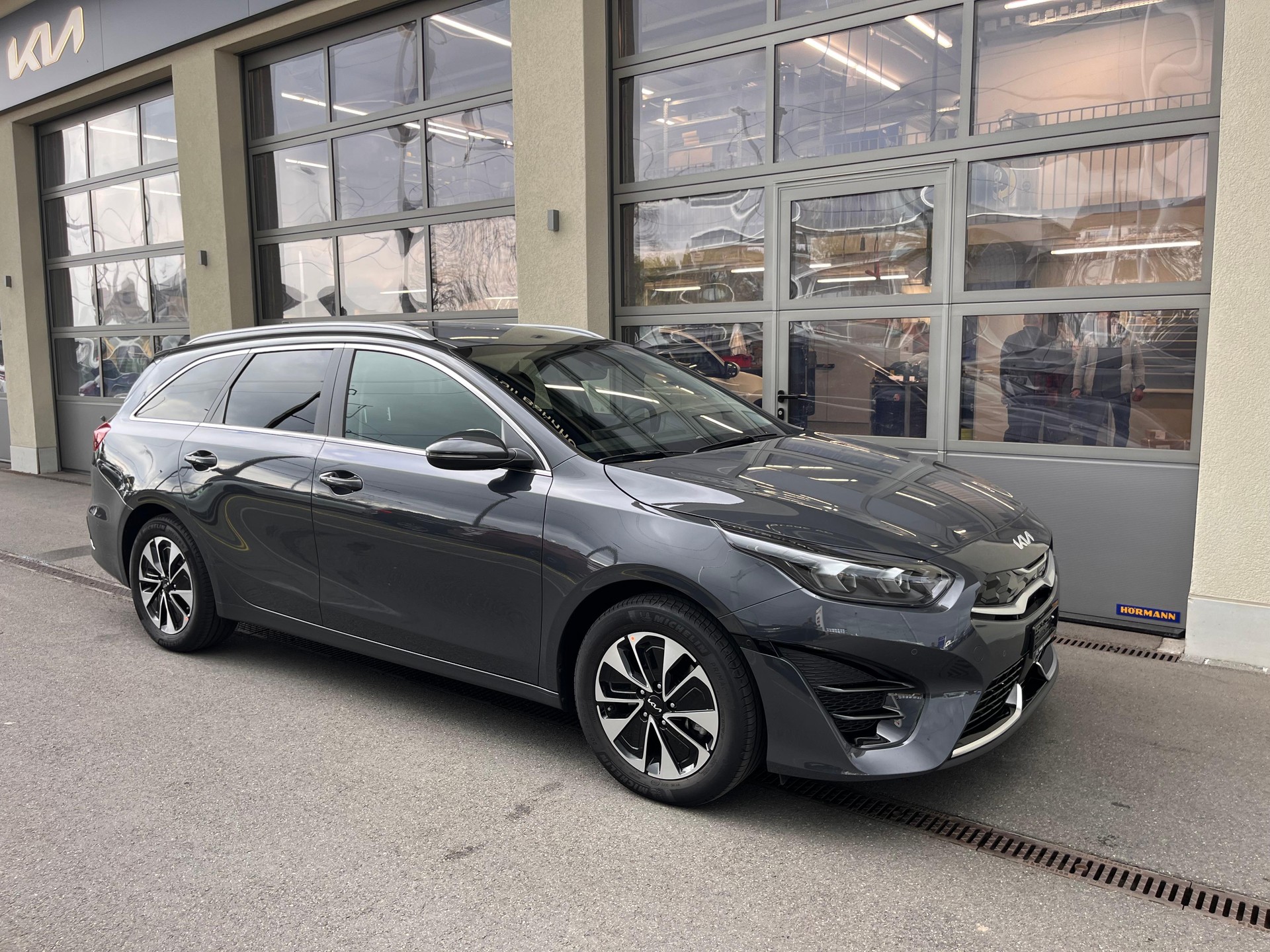 KIA Ceed SW 1.6 GDi Plug-in Hybrid Style-image-5